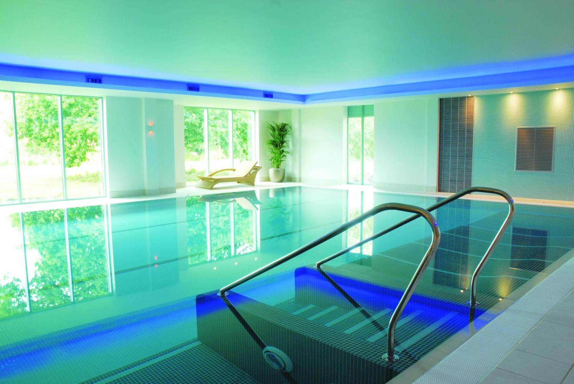 De Vere Cotswold Water Park Apartments Cirencester Esterno foto