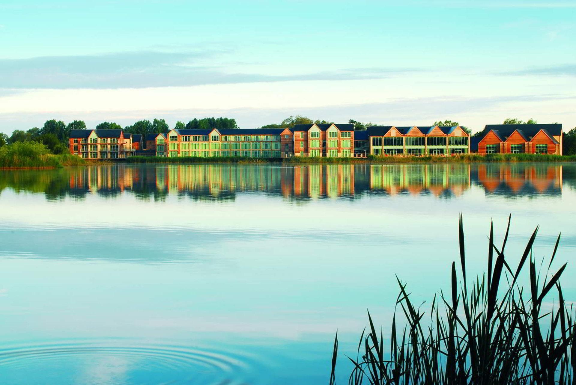 De Vere Cotswold Water Park Apartments Cirencester Esterno foto