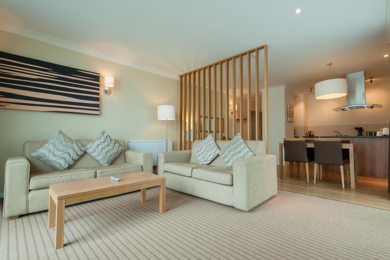De Vere Cotswold Water Park Apartments Cirencester Esterno foto
