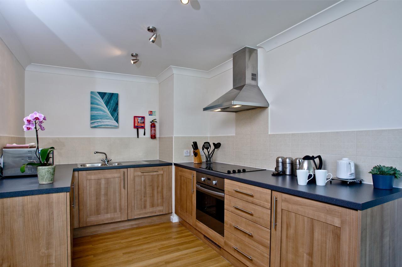 De Vere Cotswold Water Park Apartments Cirencester Esterno foto