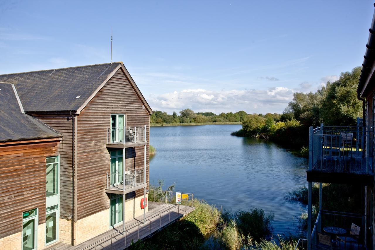 De Vere Cotswold Water Park Apartments Cirencester Esterno foto