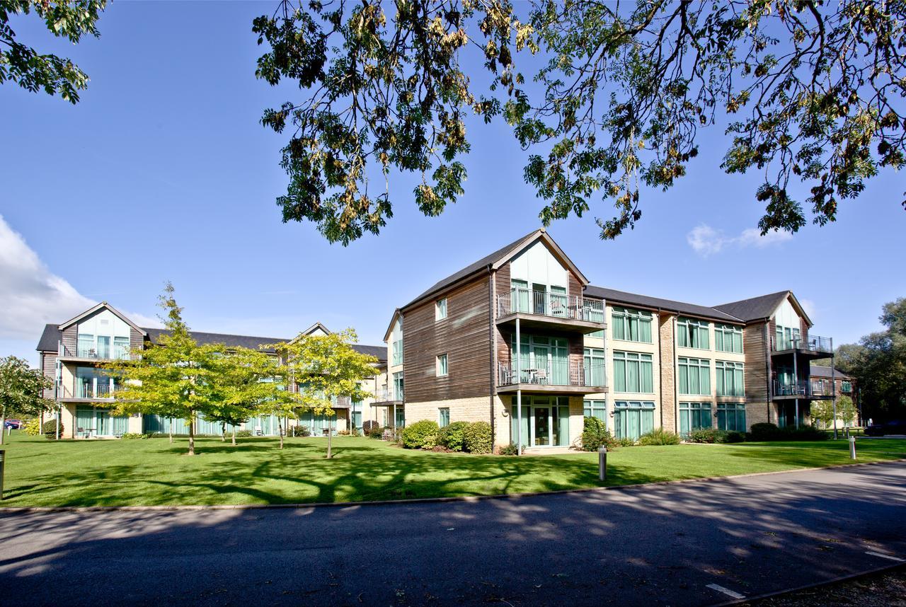 De Vere Cotswold Water Park Apartments Cirencester Esterno foto